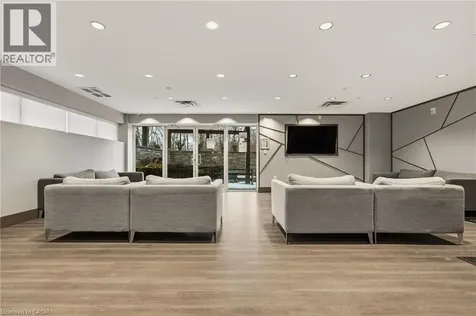 16 Markle Crescent Hamilton ON L9G 0H4