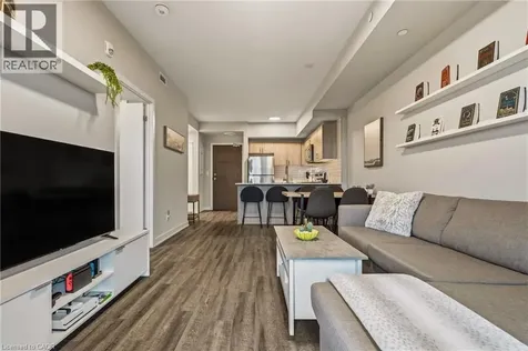 16 Markle Crescent Hamilton ON L9G 0H4