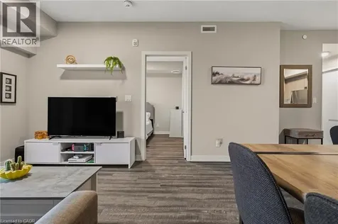 16 Markle Crescent Hamilton ON L9G 0H4