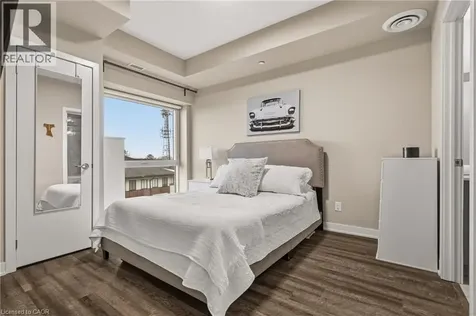16 Markle Crescent Hamilton ON L9G 0H4