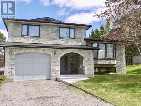 259 Memorial Avenue Dryden ON P8N 2M9