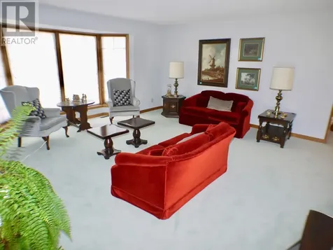259 Memorial Avenue Dryden ON P8N 2M9