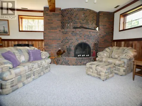 259 Memorial Avenue Dryden ON P8N 2M9
