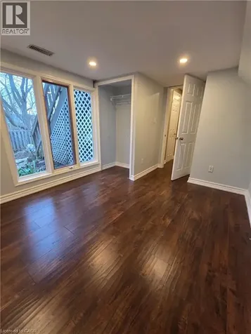 696 Penny Lane Burlington ON L7T 4J1