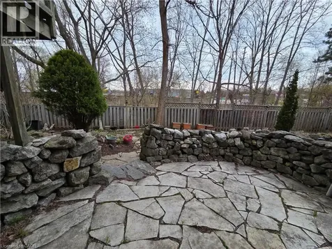 696 Penny Lane Burlington ON L7T 4J1
