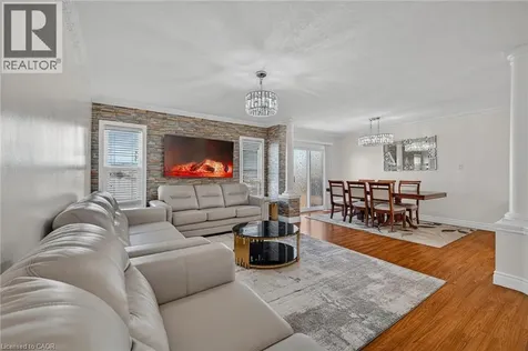 512 Snowdrop Court Kitchener ON N2E 4G4