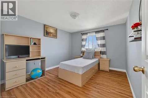 512 Snowdrop Court Kitchener ON N2E 4G4