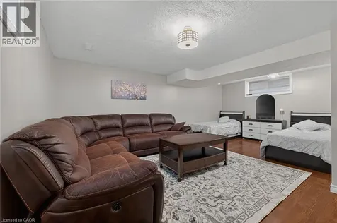 512 Snowdrop Court Kitchener ON N2E 4G4
