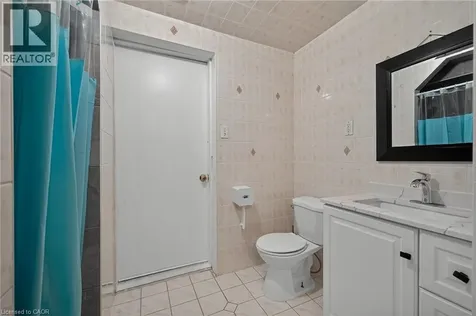 512 Snowdrop Court Kitchener ON N2E 4G4