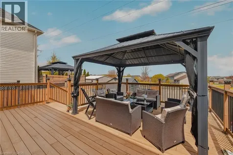 512 Snowdrop Court Kitchener ON N2E 4G4