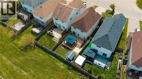 512 Snowdrop Court Kitchener ON N2E 4G4