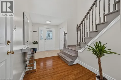 512 Snowdrop Court Kitchener ON N2E 4G4