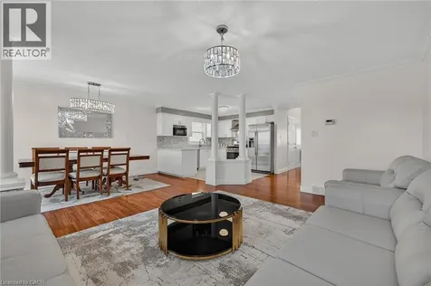 512 Snowdrop Court Kitchener ON N2E 4G4