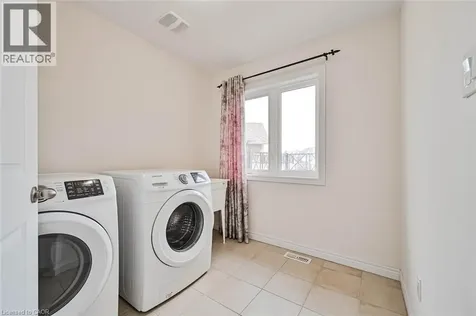 23 Pinot Crescent Hamilton ON L8E 0J8