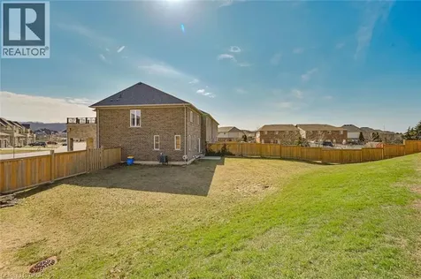 23 Pinot Crescent Hamilton ON L8E 0J8