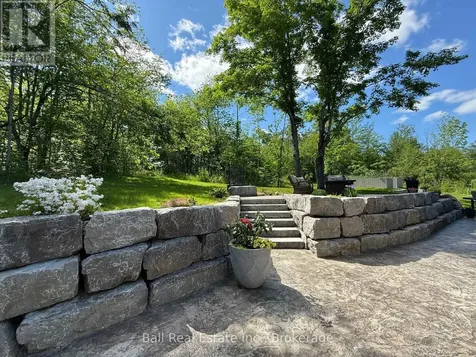 33 Laplantes Road Trent Lakes ON K0L 1J0
