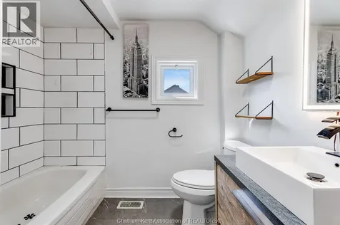8 Payne Street Chatham ON N7M 4M9