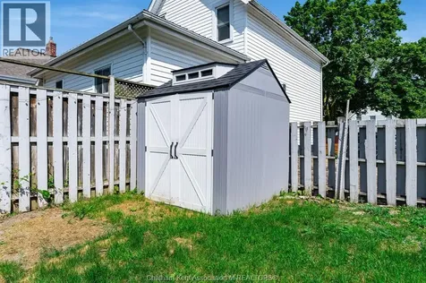 8 Payne Street Chatham ON N7M 4M9