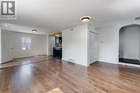 8 Payne Street Chatham ON N7M 4M9