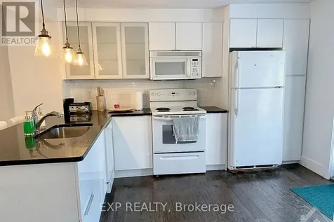 323 Montfort Street Ottawa ON K1L 5N5