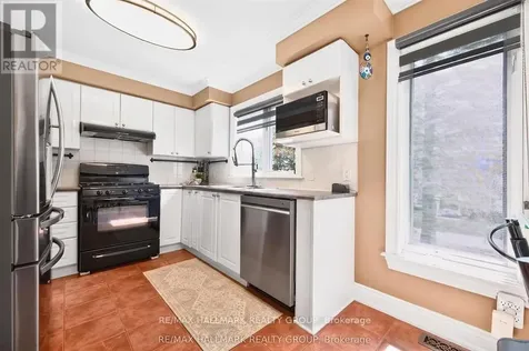 82 Briston Private Ottawa ON K1G 5P6