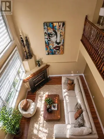 82 Briston Private Ottawa ON K1G 5P6