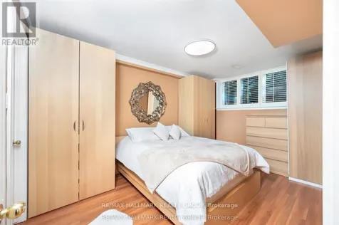 82 Briston Private Ottawa ON K1G 5P6
