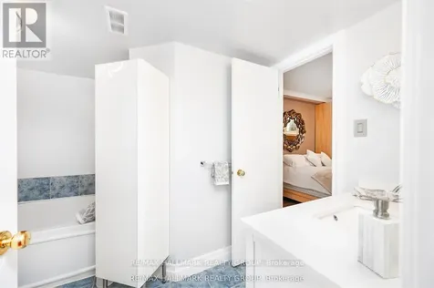 82 Briston Private Ottawa ON K1G 5P6