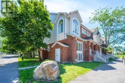 82 Briston Private Ottawa ON K1G 5P6