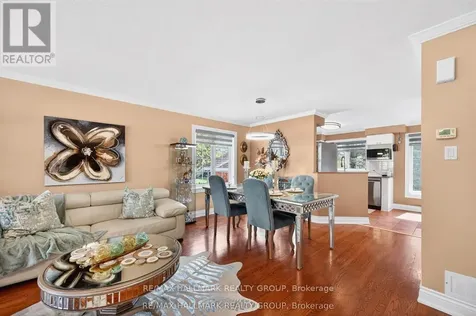 82 Briston Private Ottawa ON K1G 5P6