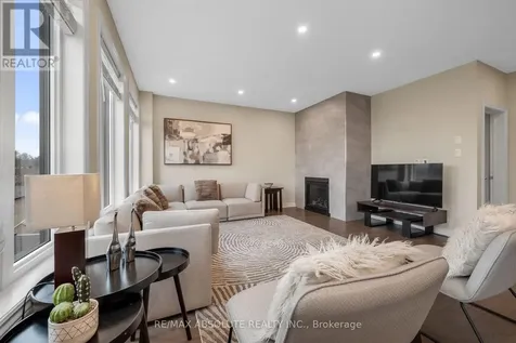 706 Parade Drive Ottawa ON K2S 0Z4