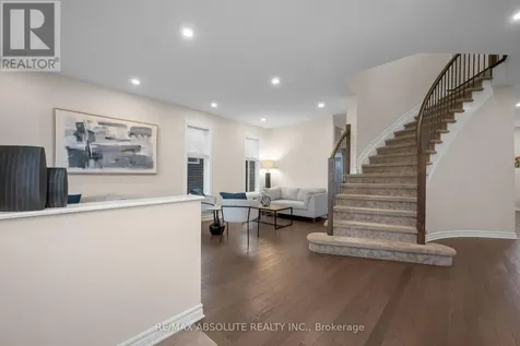 706 Parade Drive Ottawa ON K2S 0Z4