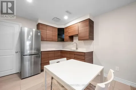 706 Parade Drive Ottawa ON K2S 0Z4