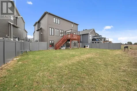 706 Parade Drive Ottawa ON K2S 0Z4