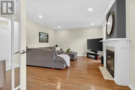 7116 Quinnfield Way Ottawa ON K4P 1B6
