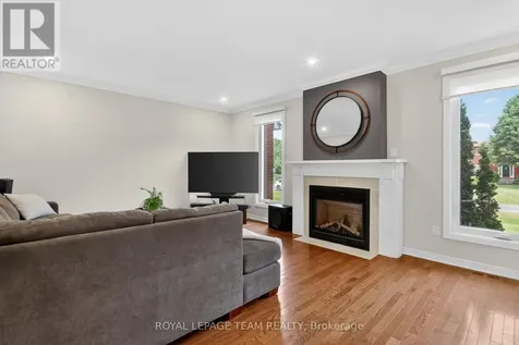 7116 Quinnfield Way Ottawa ON K4P 1B6