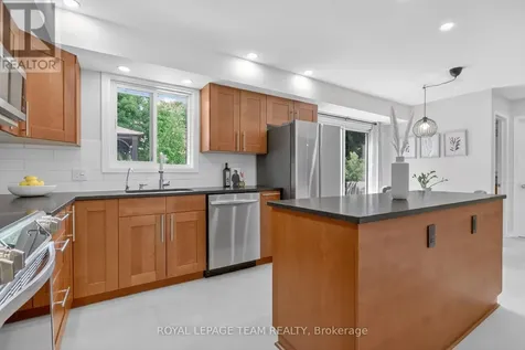 7116 Quinnfield Way Ottawa ON K4P 1B6