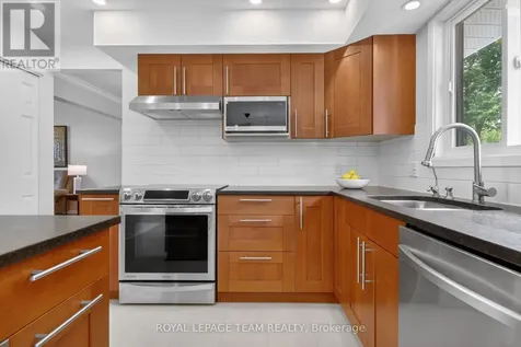 7116 Quinnfield Way Ottawa ON K4P 1B6
