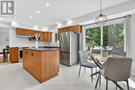 7116 Quinnfield Way Ottawa ON K4P 1B6