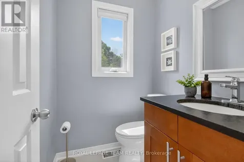 7116 Quinnfield Way Ottawa ON K4P 1B6