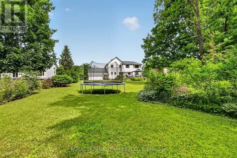 7116 Quinnfield Way Ottawa ON K4P 1B6