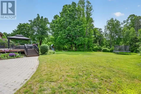 7116 Quinnfield Way Ottawa ON K4P 1B6