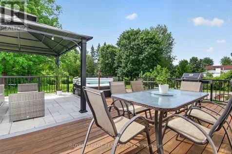7116 Quinnfield Way Ottawa ON K4P 1B6