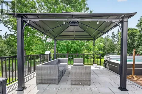 7116 Quinnfield Way Ottawa ON K4P 1B6