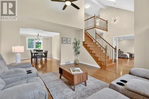 7116 Quinnfield Way Ottawa ON K4P 1B6