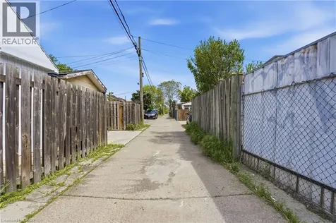 22 Cheever Street Hamilton ON L8L 5R7