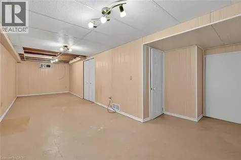 25 Perthshire Court Hamilton ON L9B 2H1