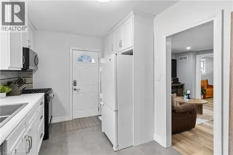 109 Wilton Avenue Welland ON L3C 2A1