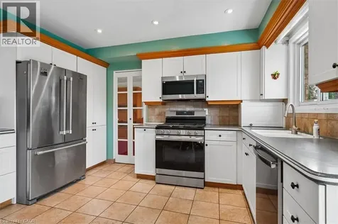 2218 Stillmeadow Road Mississauga ON L5B 1X4