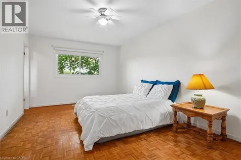 2218 Stillmeadow Road Mississauga ON L5B 1X4